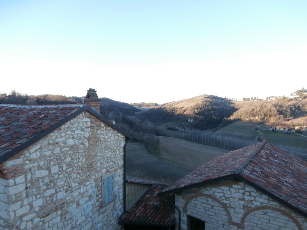Benvenuti Altrove Bed & Breakfast Cella Monte Eksteriør bilde